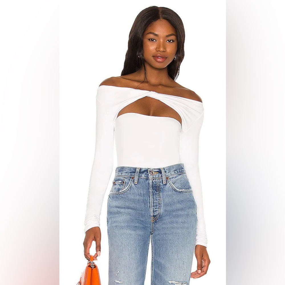 nwot SER.O.YA | top